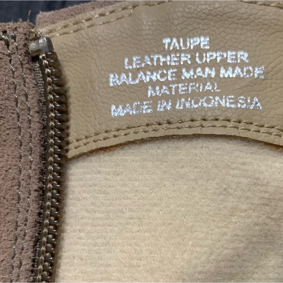 STEVE MADDEN Pettrra Taupe Suede ankle booties 4" heel size 8 - Picture 13 of 15